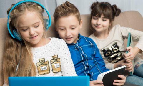 Испания и Греция готовятся запретить соцсети для подростков