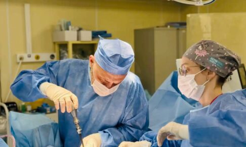 Приморские врачи спасли от инвалидности 18-летнюю девушку с переломом позвоночника