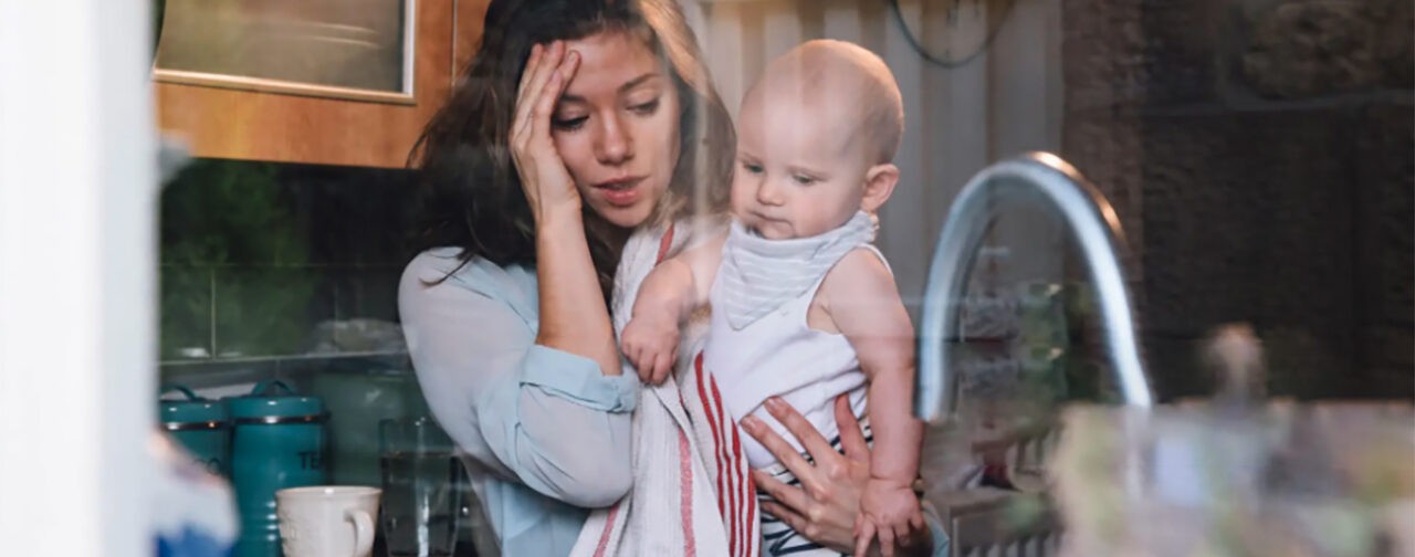 «Ты знаешь, что я нищеброд, — алиментов не жди». Мамы, которые рассчитывают только на себя