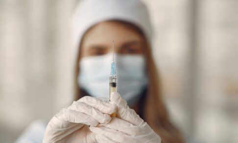 Включение прививки от менингококка в Национальный календарь отложили до 2027 года