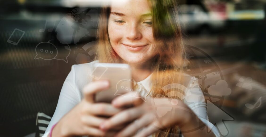 Лингвист объяснил опасность частого общения с нейросетями