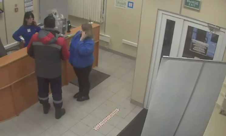 В Калужской области кассир "Автодора" приняла роды на трассе