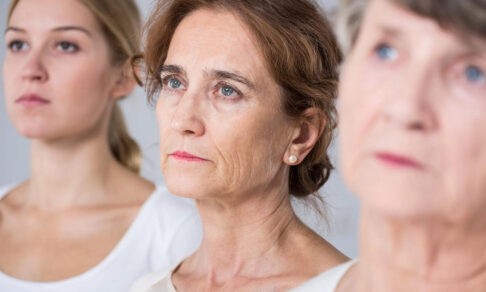 «Ухаживаю за больной мамой, забочусь о взрослых детях, а сама – как прослойка в бутерброде»