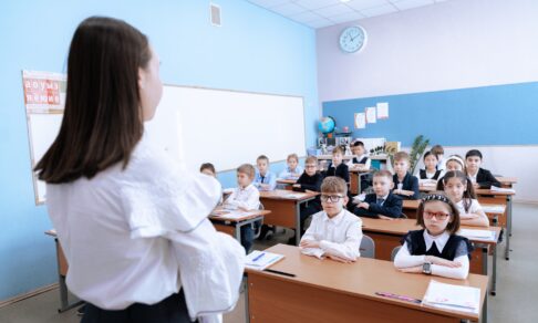 В школах для учеников 1–4 классов введут внеурочный курс «Моя семья»
