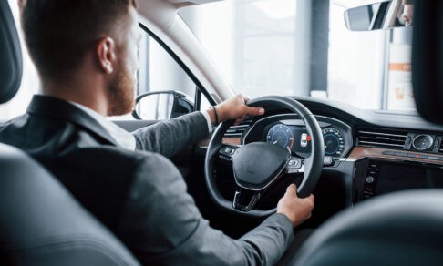 Названы города России с самыми вежливыми водителями