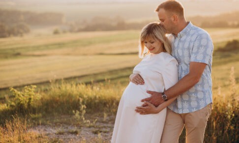 В Госдуме предложили запретить увольнять мужчину, если его жена беременна