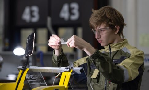 Более 60% девятиклассников выбирают колледжи после школы