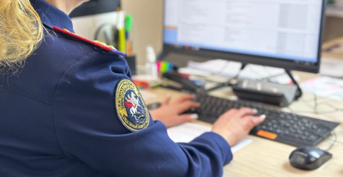 В Новосибирске две школьницы жестоко избили 14-летнюю девочку из-за прически