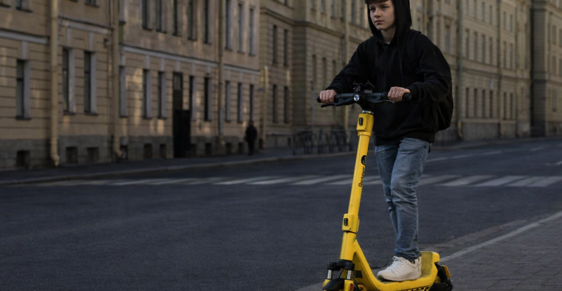 Количество аварий с электросамокатами в России выросло на 26%