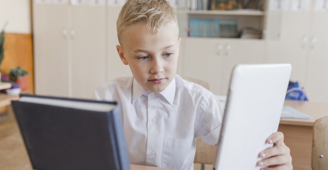 «Домашнее задание в электронном журнале появляется за день до урока». Что делать родителям?