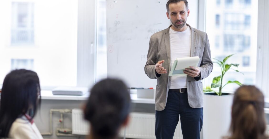 66% российских ученых и преподавателей используют в работе ИИ