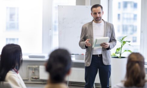 66% российских ученых и преподавателей используют в работе ИИ