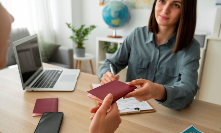 Записи о детях в старых загранпаспортах отменят с 2027 года