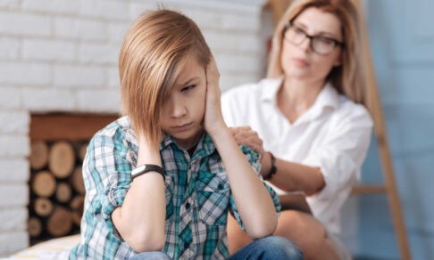 «Сын всегда был смыслом моей жизни». Что делать, если ребенок стал чужим?