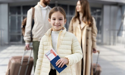 Ребенок с двойным гражданством переезжает в Россию. Какие документы нужны для школы?