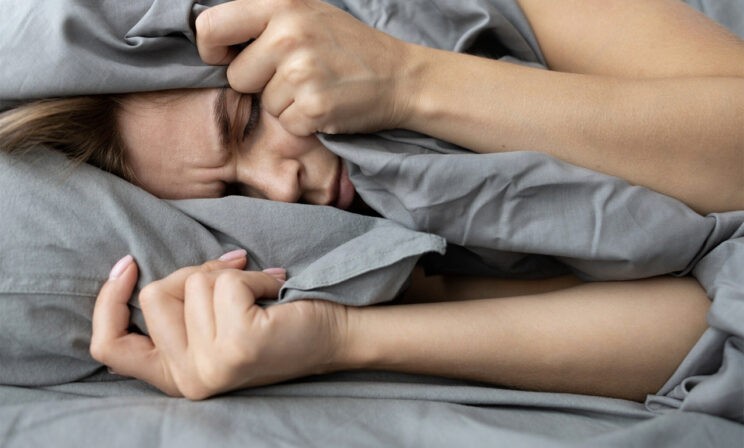 Работаю допоздна, а потом долго не могу уснуть. Что поможет?