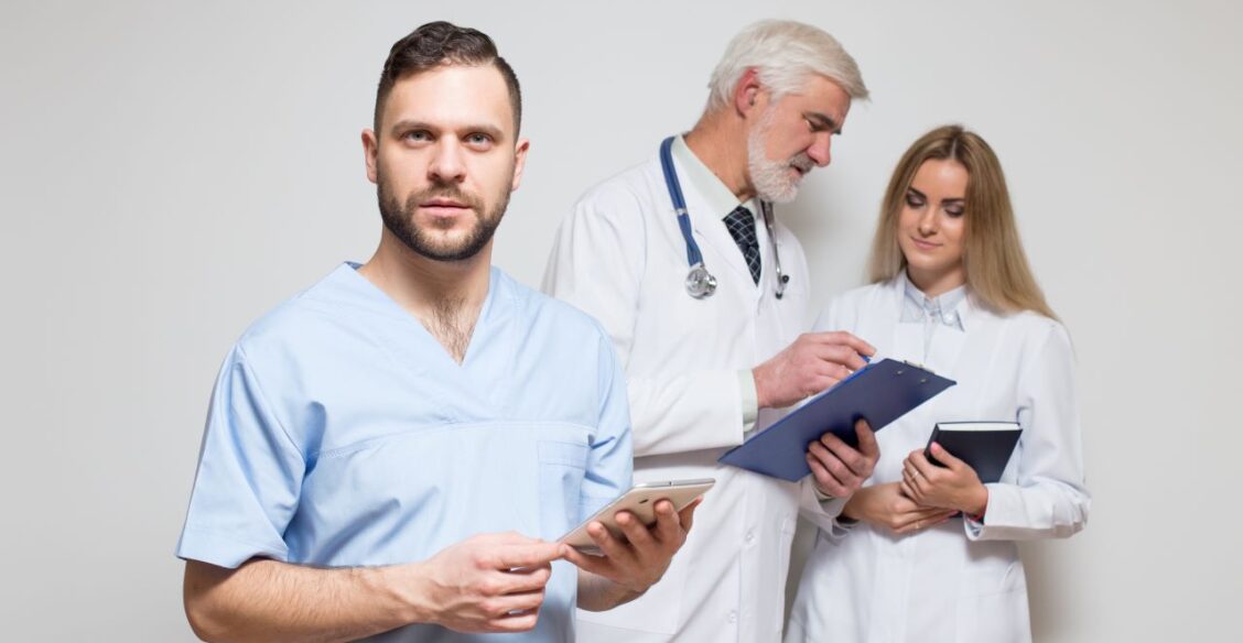 Минздрав утвердил порядок наставничества для всех выпускников медвузов