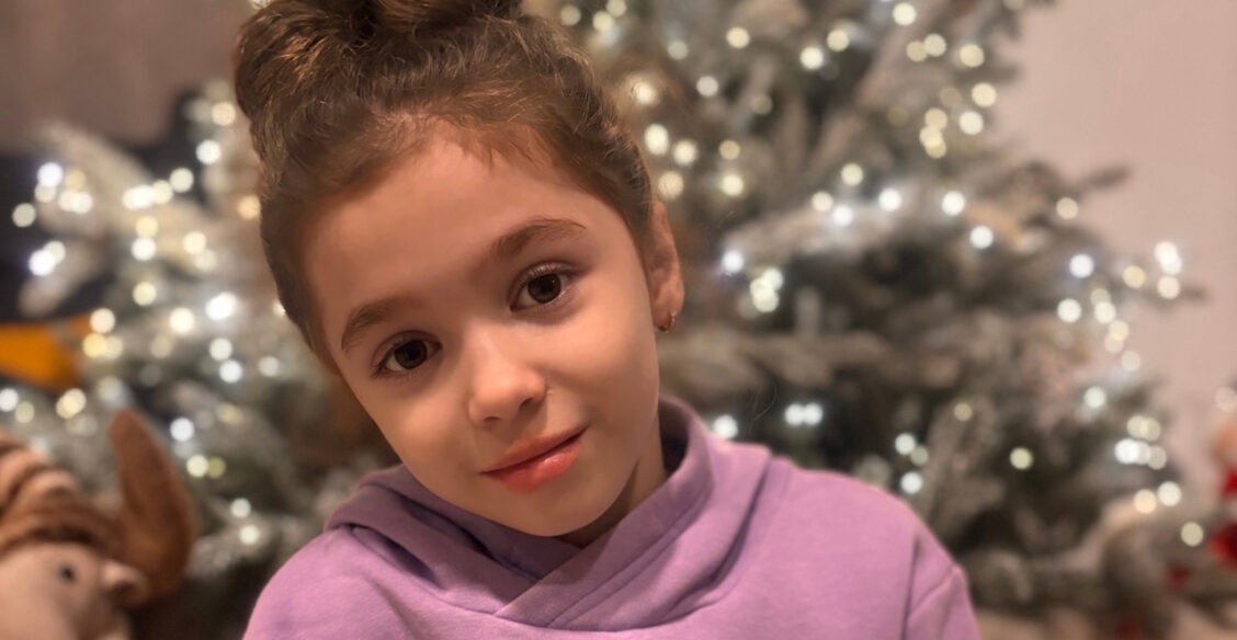 Арина не может ходить после удаления опухоли