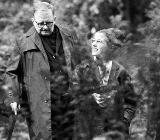 «Однажды на нас упала бомба… Нас засыпало, утром нас откопали». Ирина Шостакович — о блокаде Ленинграда