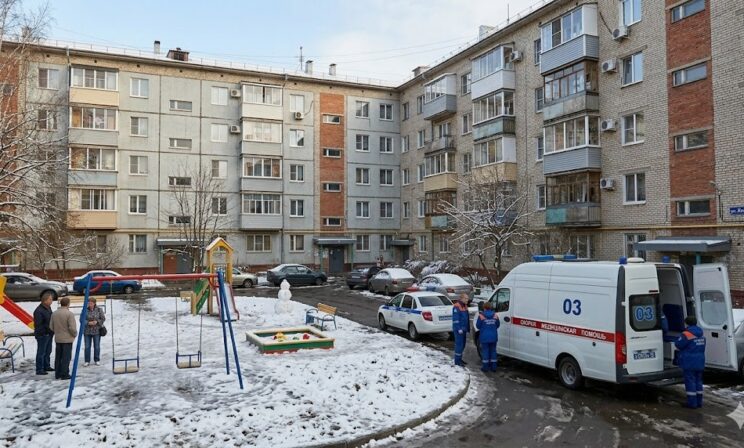 Под Тюменью 12-летний подросток ранил ножом двоих детей на площадке