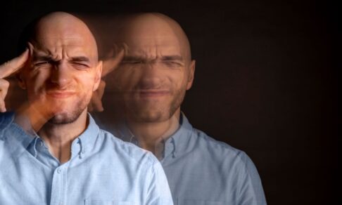 «Маскировка» и выгорание: как скрыто проявляется аутизм после совершеннолетия