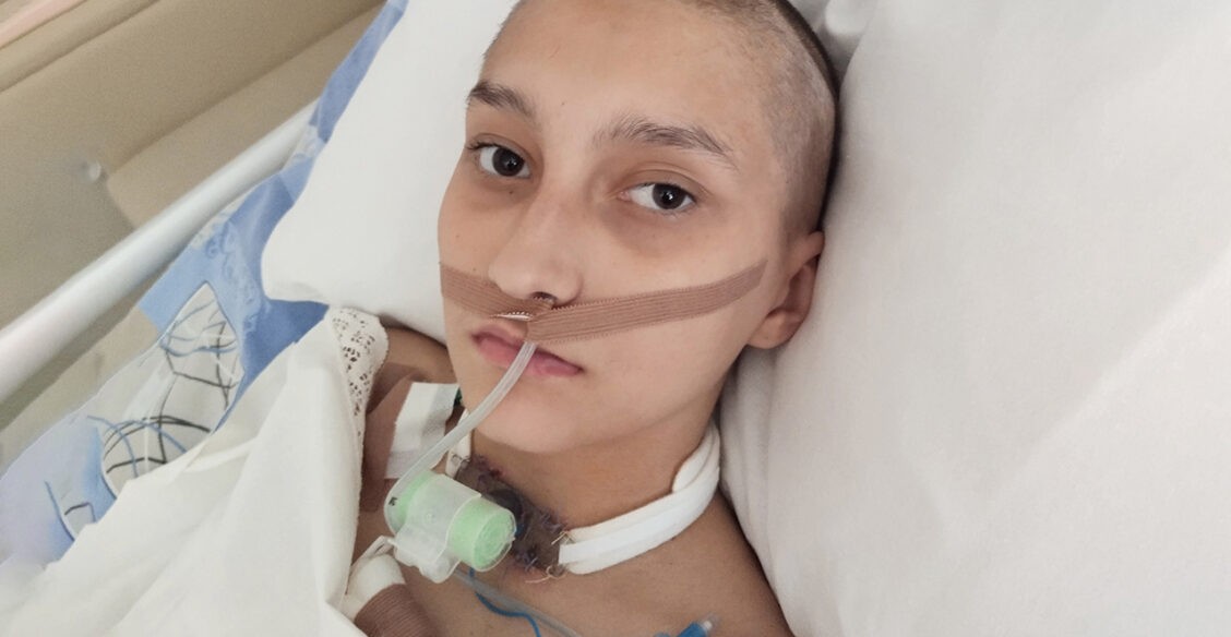 «Мы делали дочке массаж сердца по очереди». 15-летняя Полина пережила инсульт