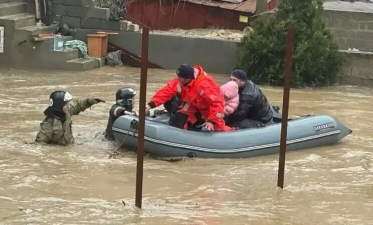 «Воде некуда уходить»: глава Дагестана назвал причину масштабного наводнениия