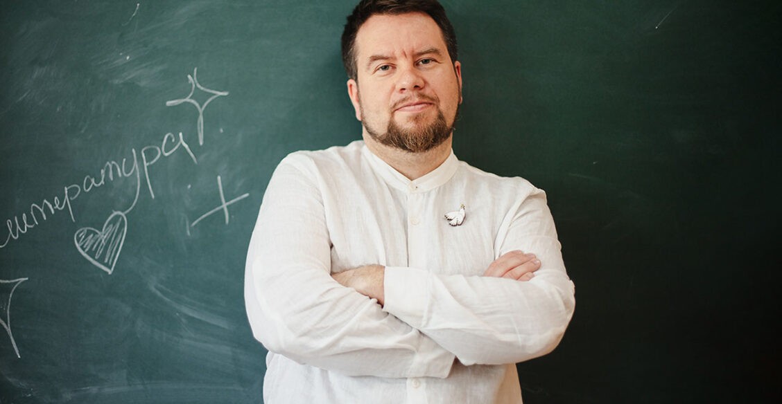 «У нас мощная подготовка ко Всеросу, но секрет успеха — это мемы». Учитель Антон Скулачев