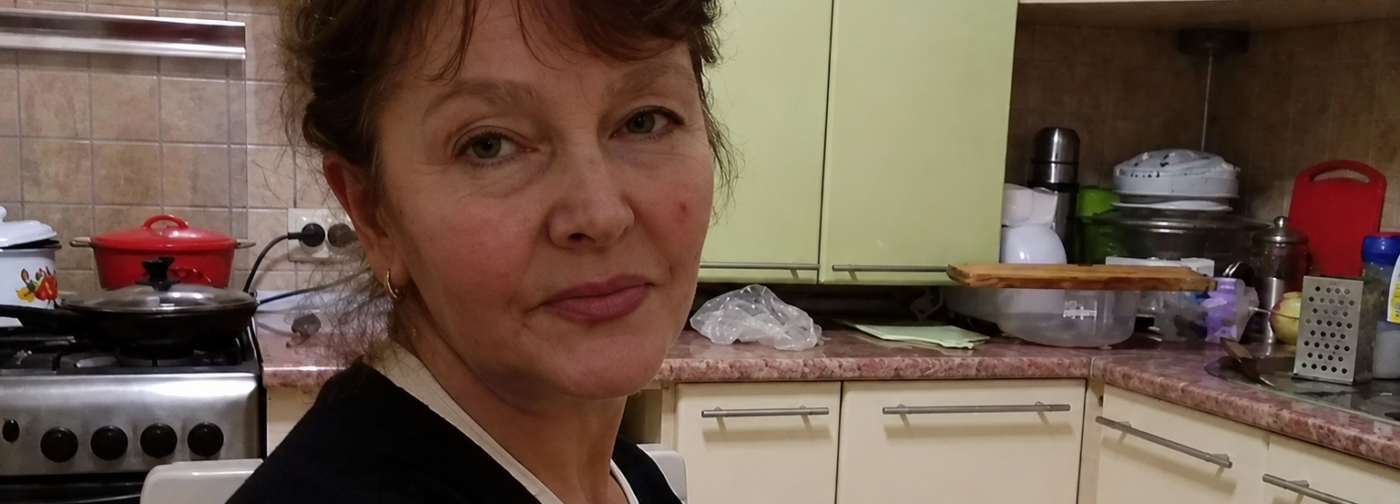 «Распахнула руки, а он летит»: 71-летняя калининградка спасла малыша, выпавшего из окна