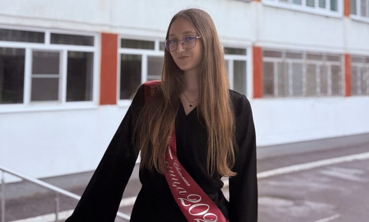 Школьница Светлана Овечкина, получившая 400 баллов за ЕГЭ по математике, физике, информатике и русскому