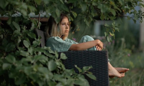 «Почему сестра не говорит, у нее аутизм, как у меня?» — спросила старшая дочь. И я все поняла