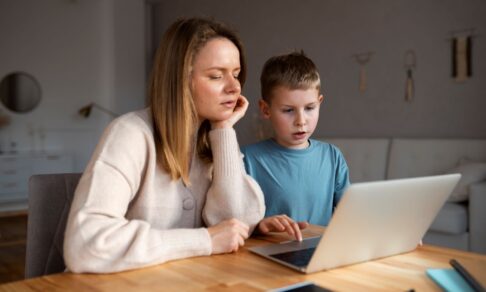 Мошенники предлагают родителям «школьные наборы» со скидкой 90%
