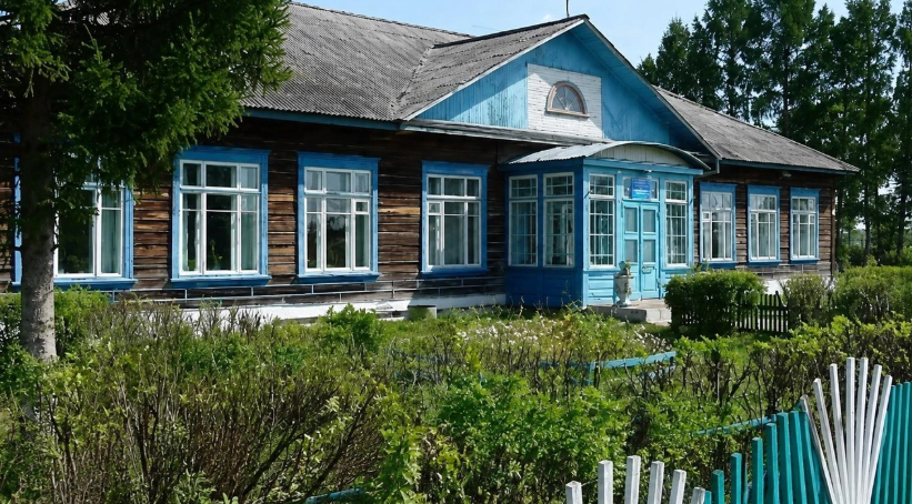 В Красноярском крае учеников двух классов переводят в школу в 11 км от их деревни