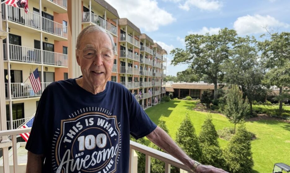 100-летний студент Чарли Притчетт изучил 51 университетский курс
