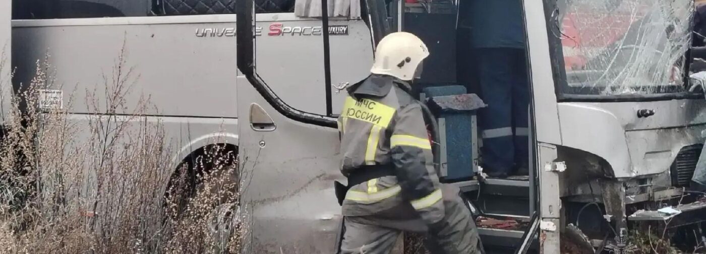 «Начали спасать сами». Две сестры помогли пострадавшим после аварии с автобусом в Забайкалье