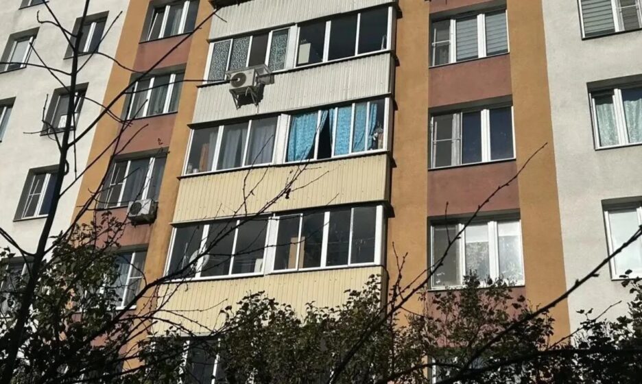 В Москве прохожие поймали выпавшего из окна четырехлетнего ребенка