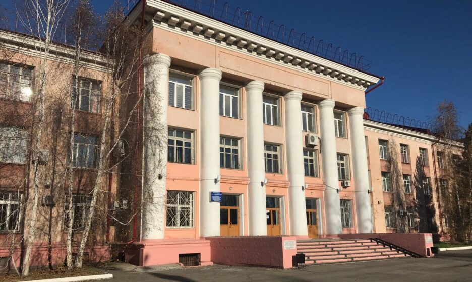 В иpкутском филиале МГТУ ГА отменили занятия из-за случая «с лeгочной чyмой»