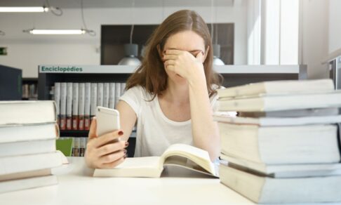 Студентка из Петербурга три недели ходила на пары, а потом узнала, что не зачислена