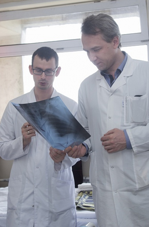 тарабрин евгений александрович торакальный. самая больная операция. тарабрин александр александрович. тарабрин евгений александрович. скукин дмитрий сергеевич склифосовского хирург.